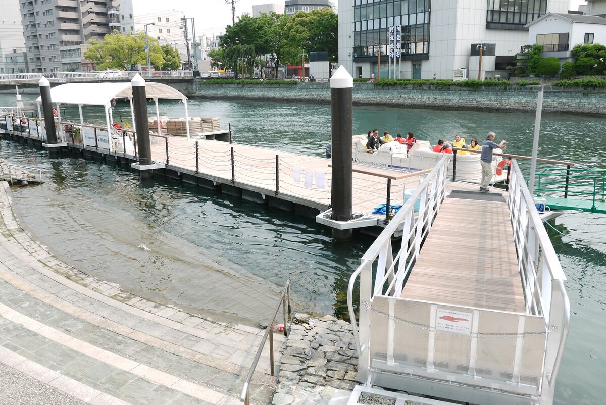 徳島市新町川水際公園 の施工写真