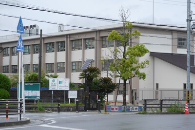 避難施設誘導灯棚倉小学校