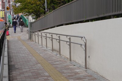 鶯谷駅西口