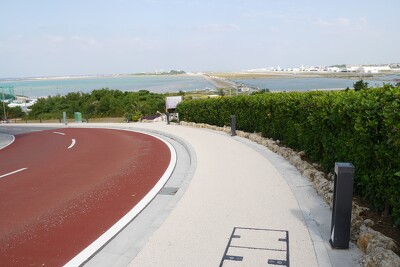 瀬長島中道道路