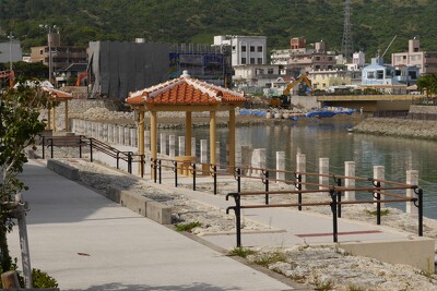 与那原親水性護岸修景