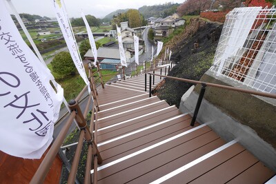 河内長野市第一駐車場下階段