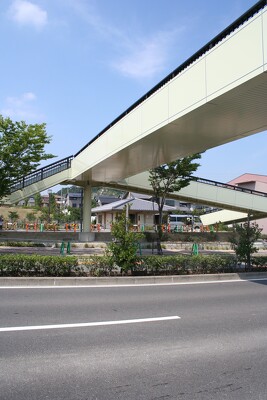 陽だまりの丘歩道橋