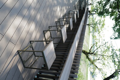 岐阜公園・ベンチ写真