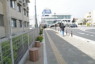 入曽駅前広場