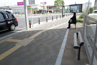 入曽駅前広場
