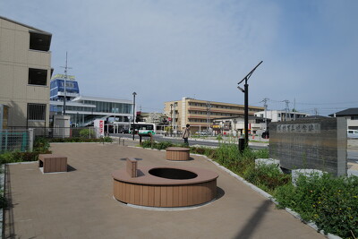入曽駅前広場