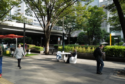 FUN MORE SHINJUKU @新宿副都心線4号街路