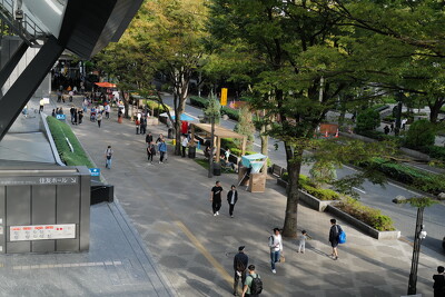 FUN MORE SHINJUKU @新宿副都心線4号街路