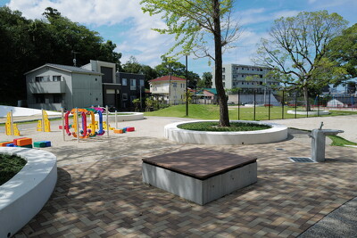 下臼井公園・ベンチ写真