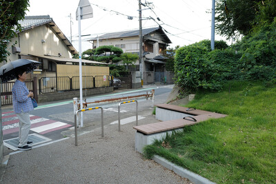和田宝満公園・ベンチ写真