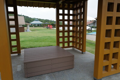 石見海浜公園・ベンチ写真