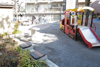 みょうが坂児童遊園・ベンチ写真