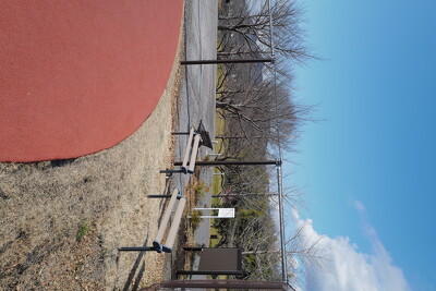 伊勢原市総合運動公園・ベンチ写真