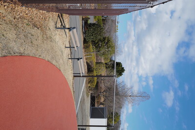 伊勢原市総合運動公園・ベンチ写真