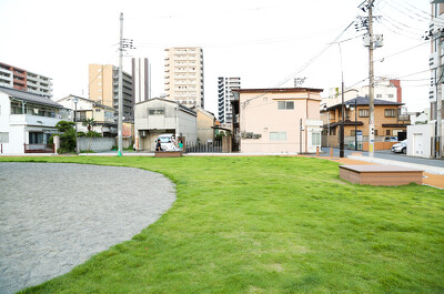 大工町公園・ベンチ写真