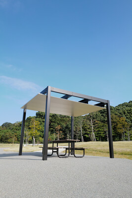 蒲田いこいの広場（東部工場跡地）・ベンチ写真
