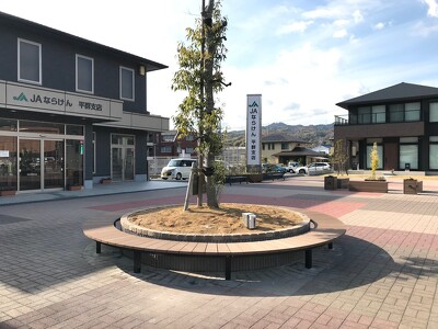 平群駅前ロータリー