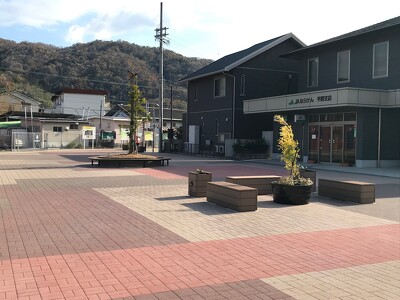 平群駅前ロータリー