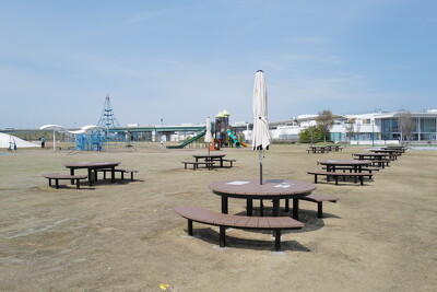 高砂中央公園・ベンチ写真