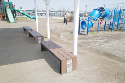高砂中央公園・ベンチ写真