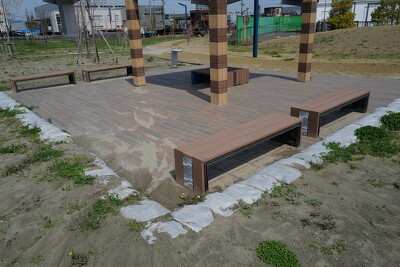 高砂中央公園・ベンチ写真