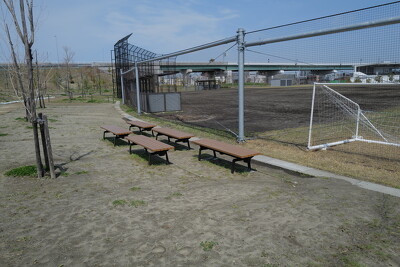 高砂中央公園・ベンチ写真