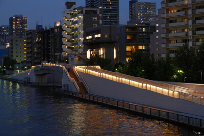 隅田川テラス連絡橋(月島川水門)