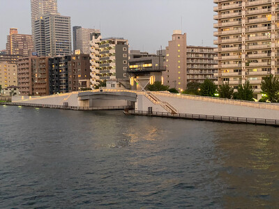隅田川テラス連絡橋(月島川水門)
