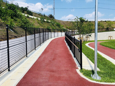 米原緑地広場