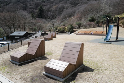 田貫湖畔広場・ベンチ写真