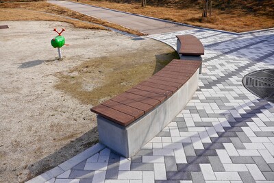 中央3号公園・ベンチ写真