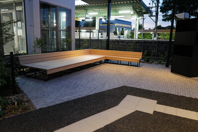 新那加駅南口駅前広場