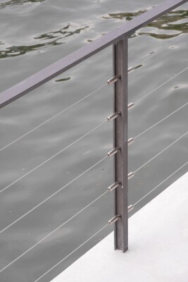 栴檀木橋上流左岸