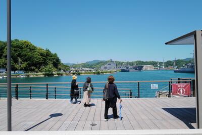赤れんが博物館前