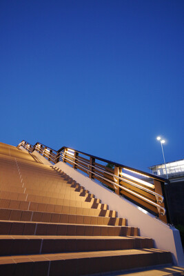 長久手市公園西駅歩道橋